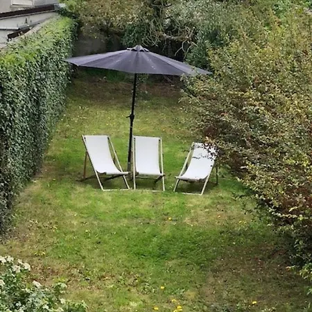 Joli Studio Independant Avec Jardin *