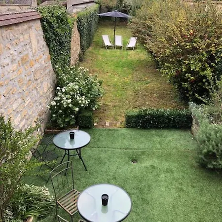 Joli Studio Independant Avec Jardin Daire